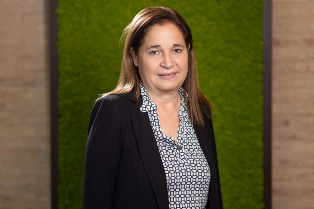 ALICIA BARBER- Directora de Contabilidad y Administración