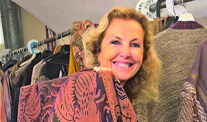 MARÍA ÁNGELES FAYOS